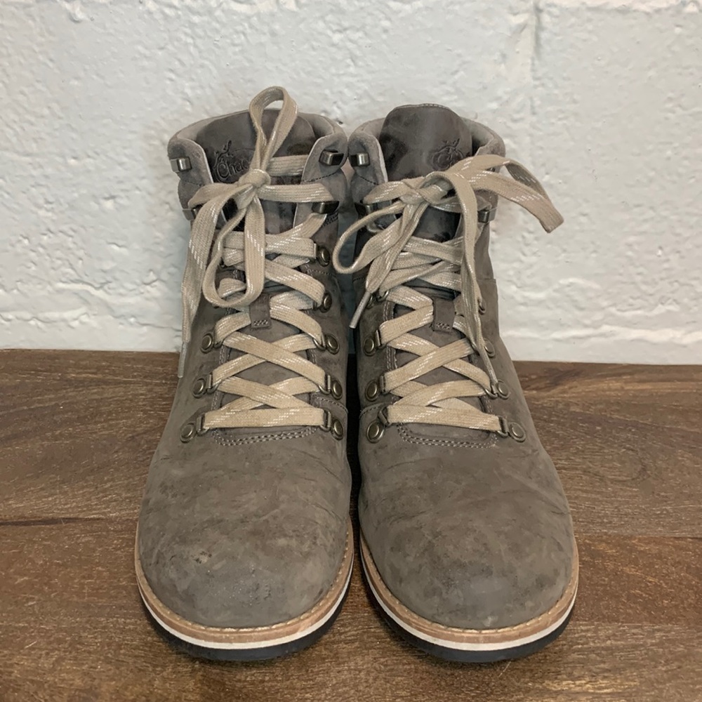 Chaco Women’s Gray Suede Lace Up Winter Boot Sz 10